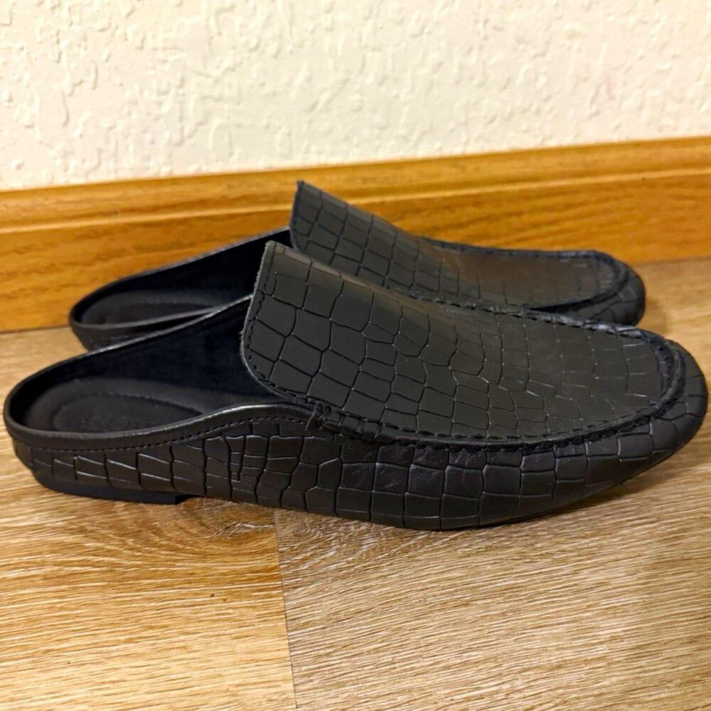 Born Women’s Black Croc Embossed Leather Slip On Mule Loafers Size 8 Preppy